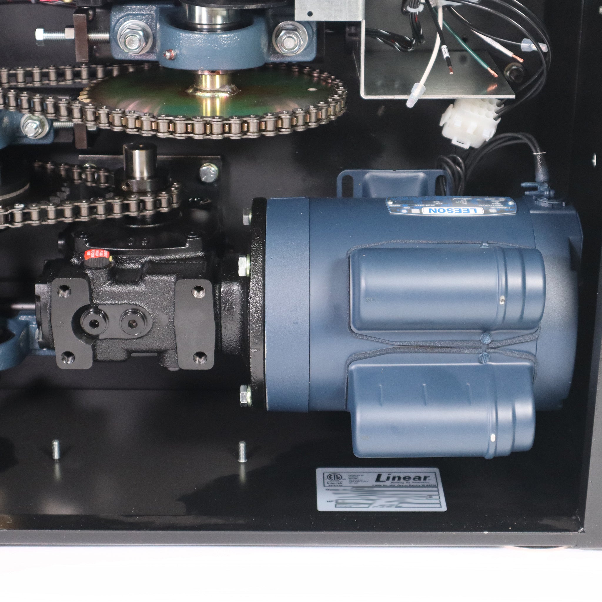 OPERADOR DE PUERTA BATIENTE LINEAL OSCO SWG-243 DE 1/2 HP