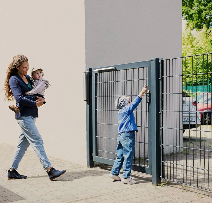 D&D Technologies DC622G-R-1-9004 - Slimline Right Hand Hydraulic Vertical Gate Closer - Black