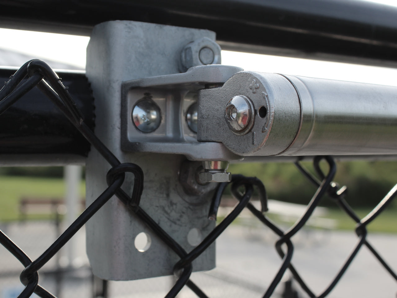 Locinox SB-4020 Galvanized Bracket to Mount Samson 2 to Round Profiles - 4" Post & 1-7/8" Gate Frame